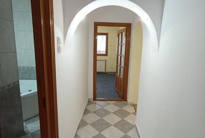 Apartament cu 3 camere semidecomandat în Podu Roș - 7