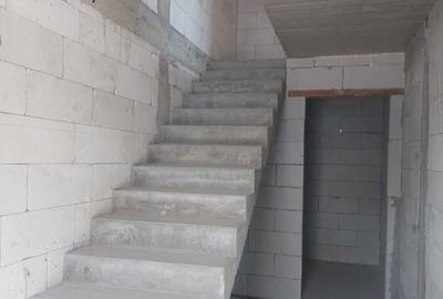 Casă cu 4 camere în Vladimirescu - 1