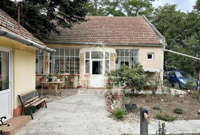Casă cu 3 camere cu Canalizare în Carani - 1