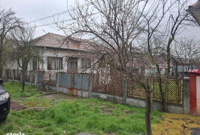 Casă cu 4 camere în Țuglui