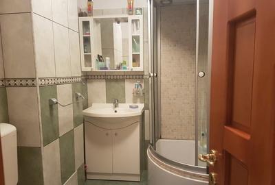 Apartament doua camere semidecomandat, etaj trei renovat bucatarie mare, mobilat - 9