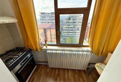 Apartament cu 3 camere decomandat în Craiovița Nouă - 6