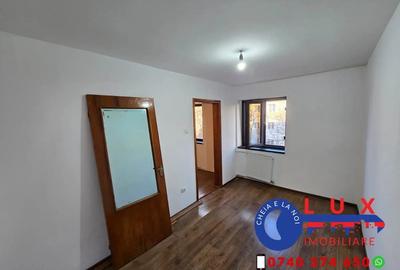 Apartament cu 3 camere semidecomandat în Neptun - 1