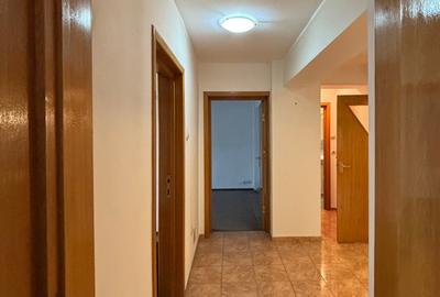 Apartament cu 3 camere decomandat în Decebal - 3