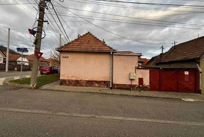 Casă cu 4 camere în Central - 2