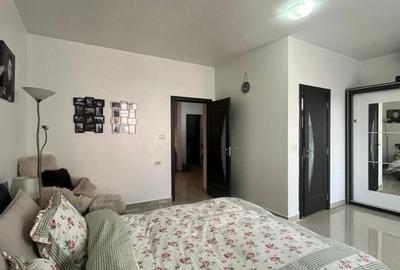 Casă cu 4 camere cu Teren 400 Mp în Central - 2