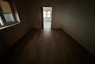 Spațiu comercial, de 90 mp, în Central - 1