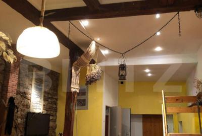 Casa cu doua corpuri, Zarnesti, pretabil pensiune sau casa d - 1