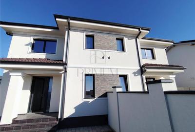 Duplex cu 4 camere cu Canalizare în Moșnița Veche - 4