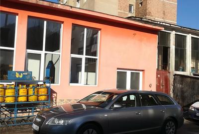 Spațiu comercial, de 100 mp, în Central