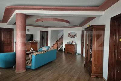 Casa de vanzare in Corunca, ideala pentru 2 familii sau pensiune - 1