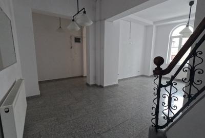 Casă individuală cu 9 camere cu Teren 215 Mp în Eminescu - 11