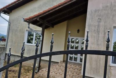 Casă individuală cu 3 camere în Șoimuș