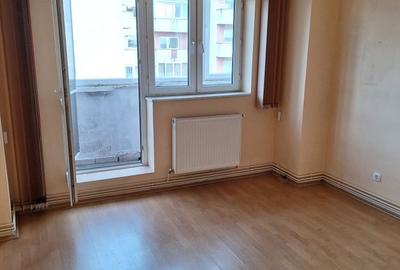 Apartament cu 3 camere decomandat în Republicii - 2
