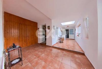 Casă cu 4 camere cu Teren 95 Mp în Central - 8