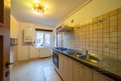 Apartament cu 2 camere decomandat, mobilat în Central - 1