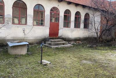 Casa de vanzare la tara - 1