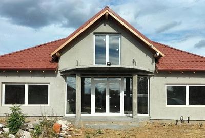 Casă cu 3 camere cu Teren 1100 Mp în Radovan - 2