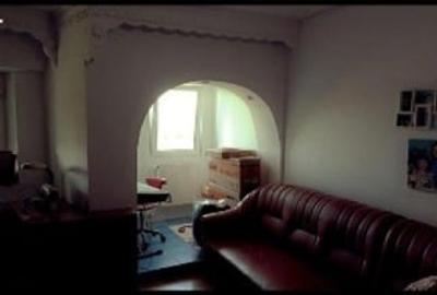 Industriei , Ap.3 cam , et.4 , 76 mp , decomandat , confort 1 - 6