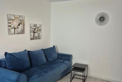 Apartament cu 3 camere semidecomandat în Tomis Nord