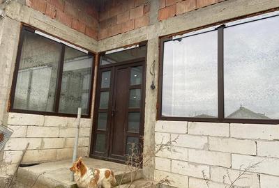 Casă cu Teren 5400 Mp în Joldești - 2