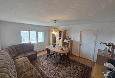 Apartament cu 3 camere semidecomandat în Micro 16 - 17
