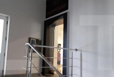 Showroom elegant la mezaninul unei cladiri mixte, zona Cipar - 5