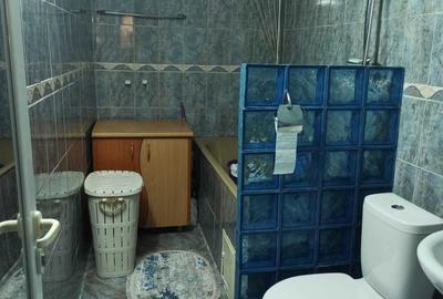 Casă cu 3 camere în Central