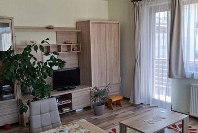 Apartament cu 3 camere decomandat în Florești