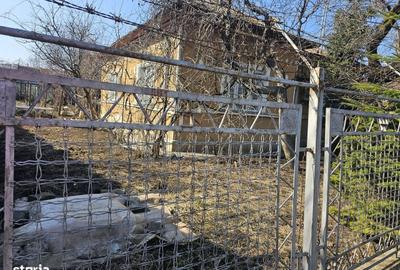 Casă cu 4 camere în Albești - 1