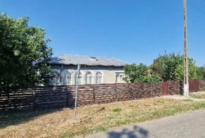 Casă cu 2 camere cu Teren 816 Mp în Curcani - 1