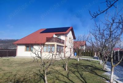 Casă cu 4 camere în Central - 2