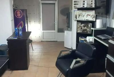 Vand garsoniera parter transformata in spatiu comercial - 4