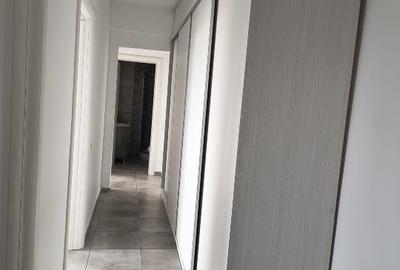 Vând apartament 3 camere 80 mp cu tot cu loc de parcare - 2
