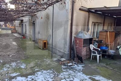 Casa de vanzare,  5 camere, 200 mp, zona-centrala-strada  1 Decembrie - 3