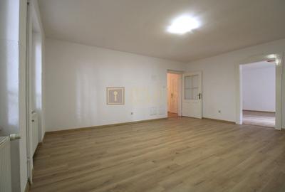 Birou, de 1 mp, în Complex Studențesc - 8