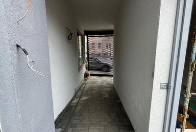 Spatiu comercial 1000mp 8 garaje si 6 parcari Zona Casa de Cultura a Studentilor - 2