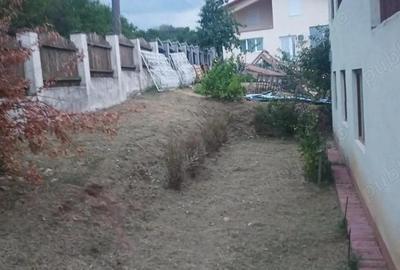Casă cu Teren 2800 Mp în Văleni - 2