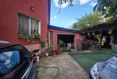 Casă cu 5 camere cu Canalizare în Ceangăi - 1