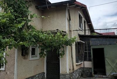 Casă cu 4 camere în Exterior Vest - 2