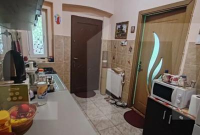 Apartament cu 2 camere semidecomandat în Sinaia - 3