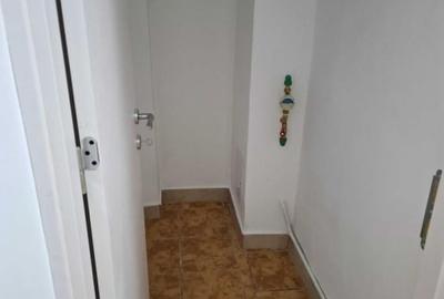 Apartament de 2 camere decomandat , spatios si cu centrala proprie- zona Dristor - 8