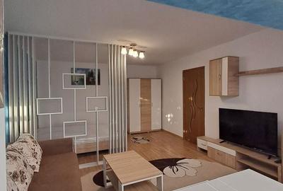 Garsonieră decomandată în 1 Mai - 1