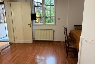 Apartament cu 3 camere semidecomandat în Central - 16