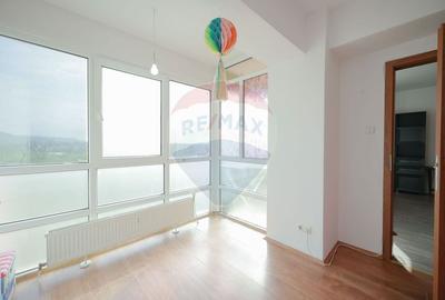 Apartament cu 3 camere semidecomandat, mobilat în Nufărul - 11