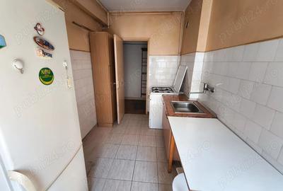 Vand apartament 2 camere ultracentral in zona Patria - 9