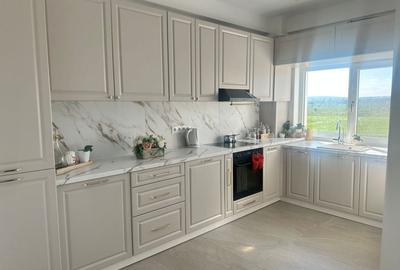 Apartament cu 3 camere decomandat în Viforâta