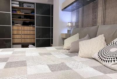 Apartament spatios de vanzare 3 camere Palazu Mare - 11