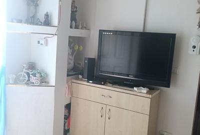 Apartament cu 2 camere nedecomandat în Lipovei