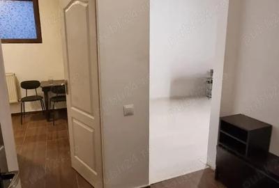 Garsonieră decomandată în Central - 4